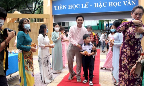 TP. Hồ Chí Minh: hơn 1,6 triệu học sinh tựu trường năm học mới 2022-2023